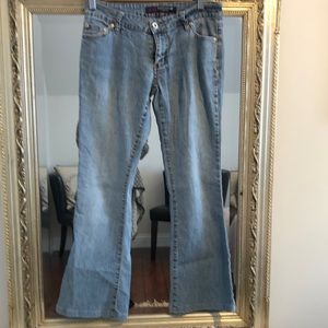 Sz7/8 low rise boot cut Jean